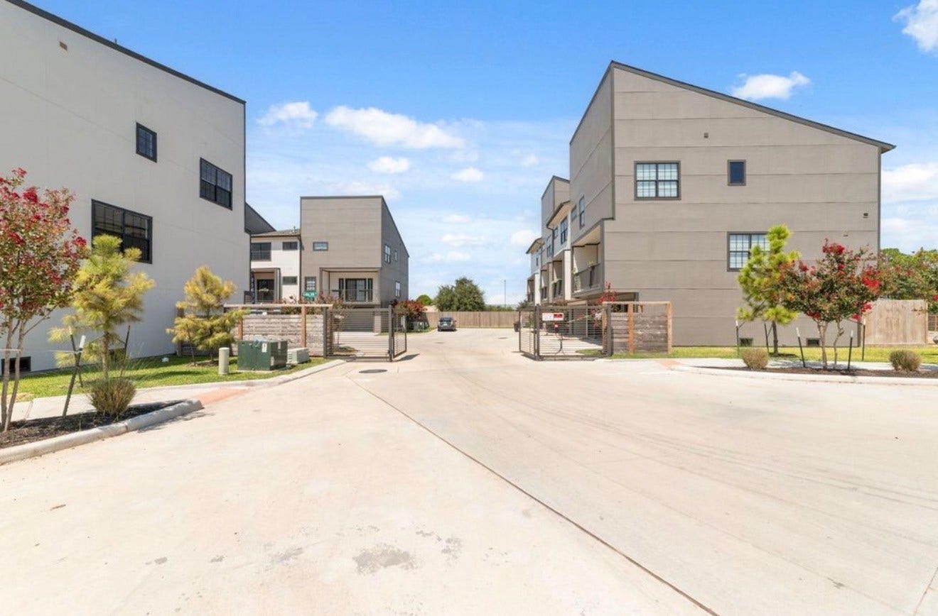 4406 W Hoa Sen Circle, Houston, TX 77072 Gated community with walking trails and terraces