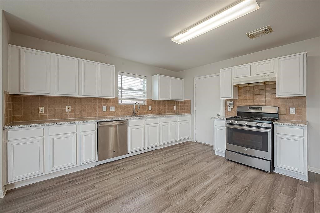 9406 Tolken Way, Sugar Land, TX 77498 9406 Tolken Way, Sugar Land, TX 77498