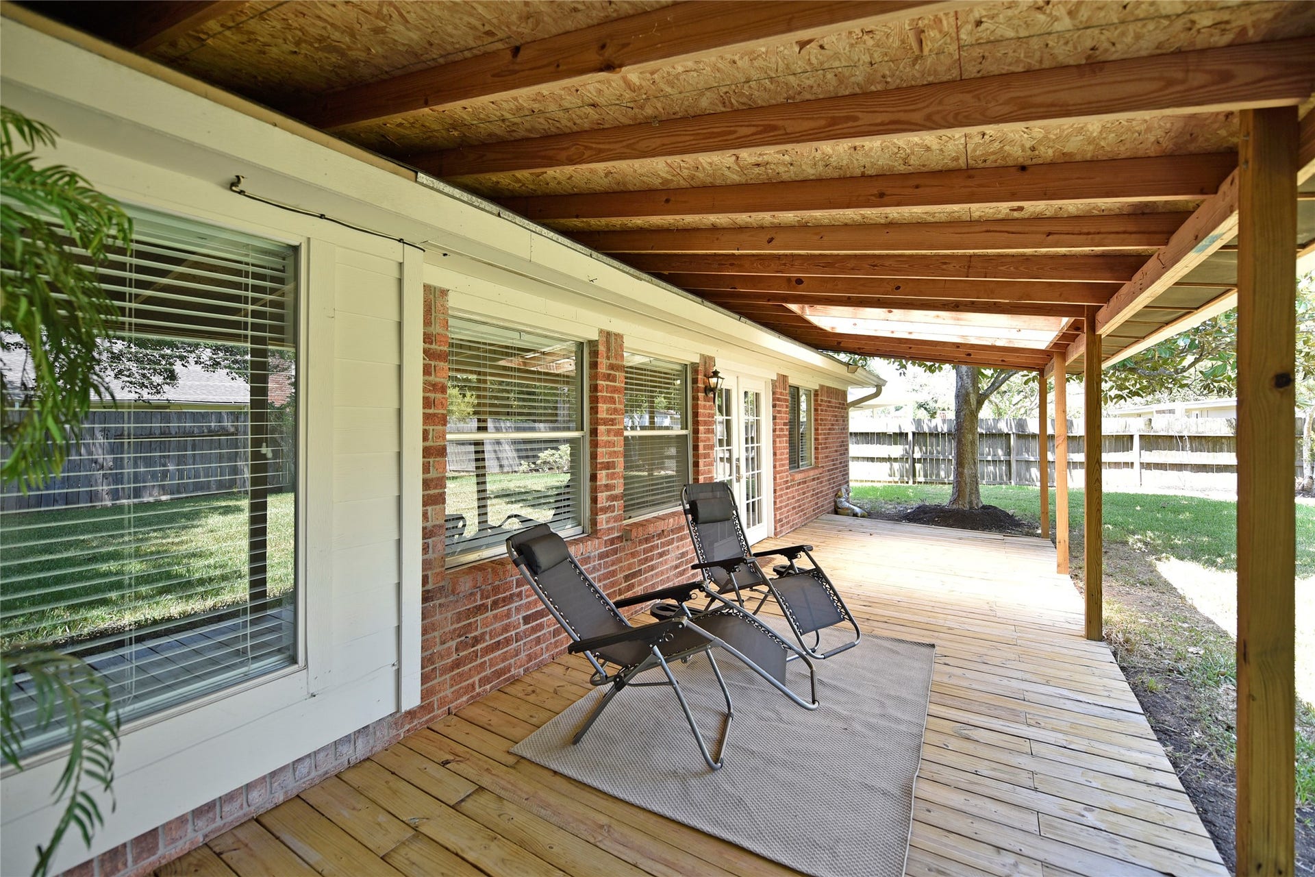 2035 Shorewood Lane, Sugar Land, TX 77479 Relax and enjoy. Huge covered deck in private backyard.