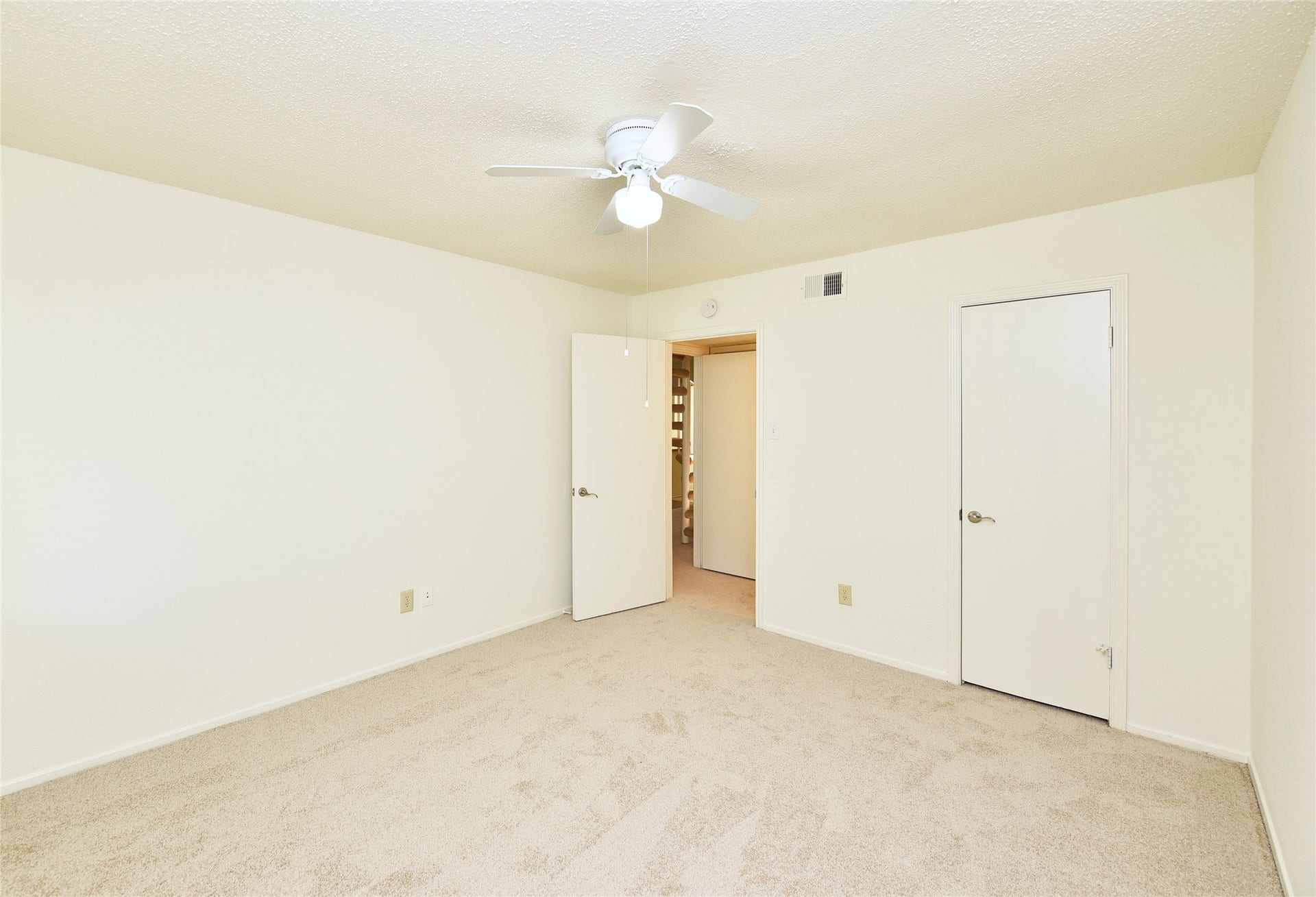 2035 Shorewood Lane, Sugar Land, TX 77479 Another view of back bedroom with views of private backyard.