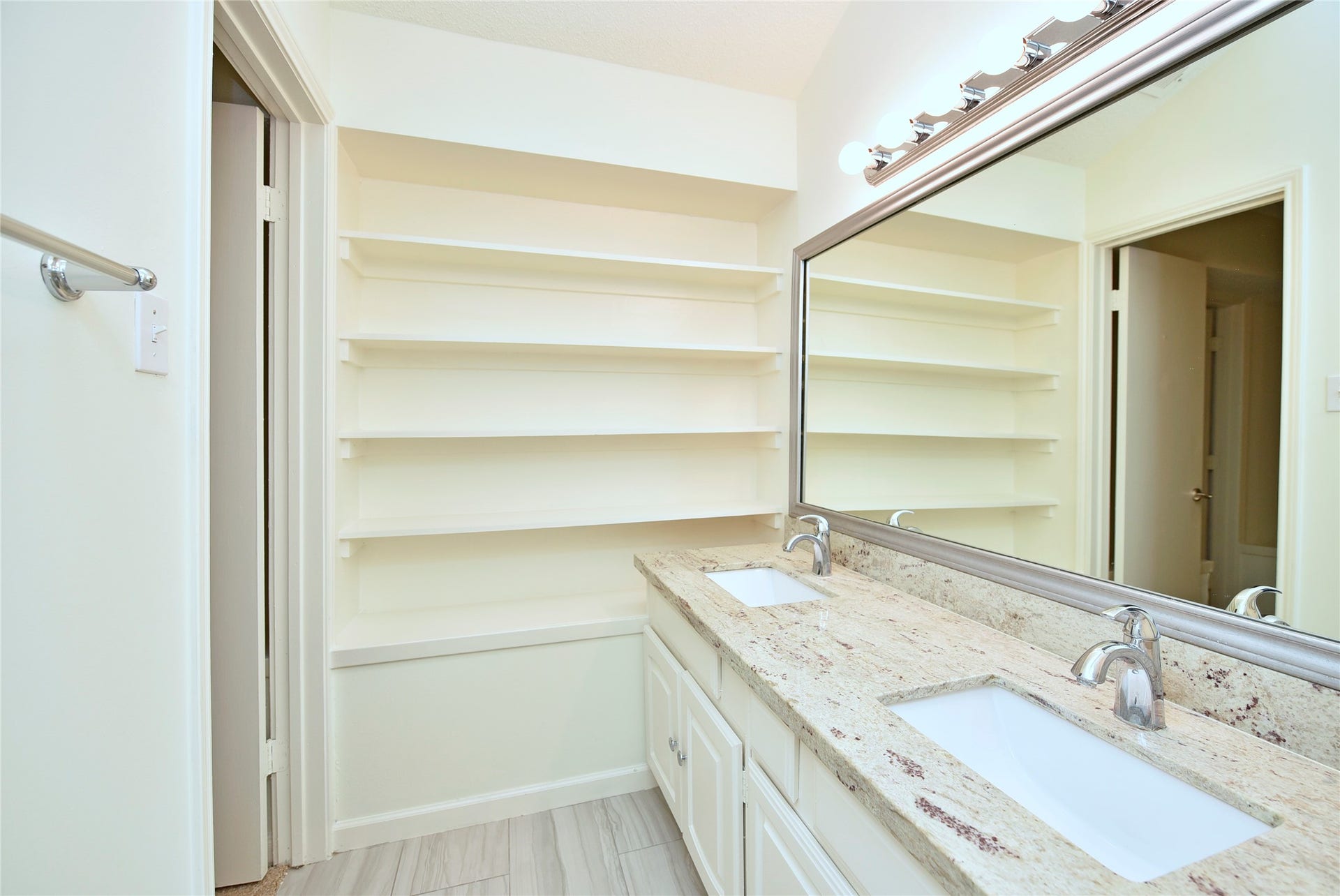 2035 Shorewood Lane, Sugar Land, TX 77479 Double sinks and storage in primary suite