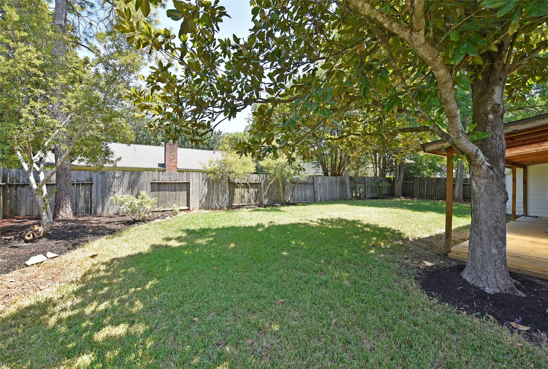 2035 Shorewood Lane, Sugar Land, TX 77479 Plenty of room to play with shade.