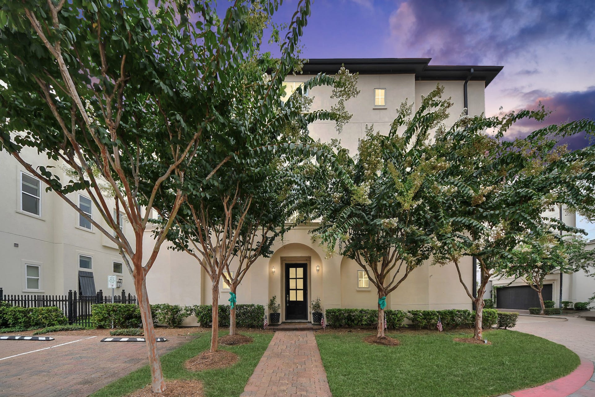 10928 Wrenwood Park, Houston, TX 77043 10928 Wrenwood Park, Houston, TX 77043