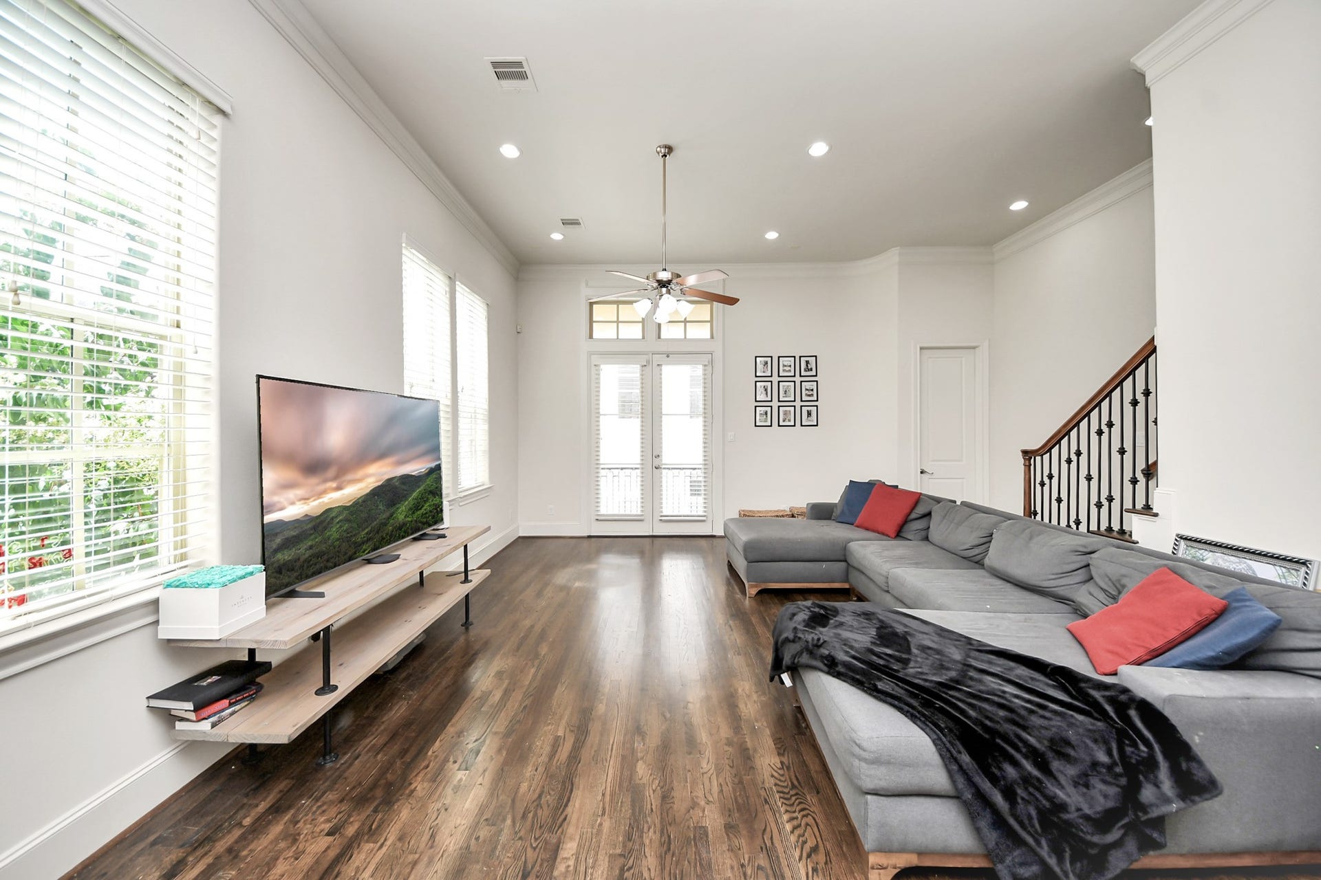 10928 Wrenwood Park, Houston, TX 77043 10928 Wrenwood Park, Houston, TX 77043