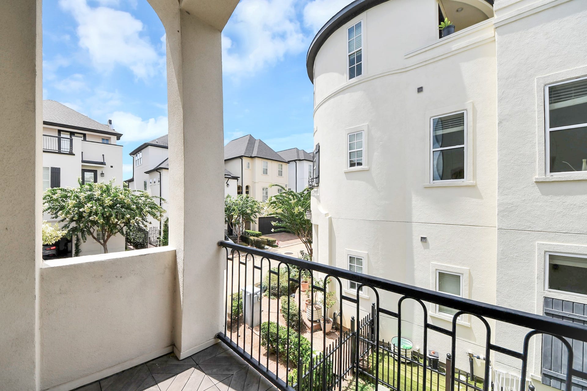 10928 Wrenwood Park, Houston, TX 77043 10928 Wrenwood Park, Houston, TX 77043