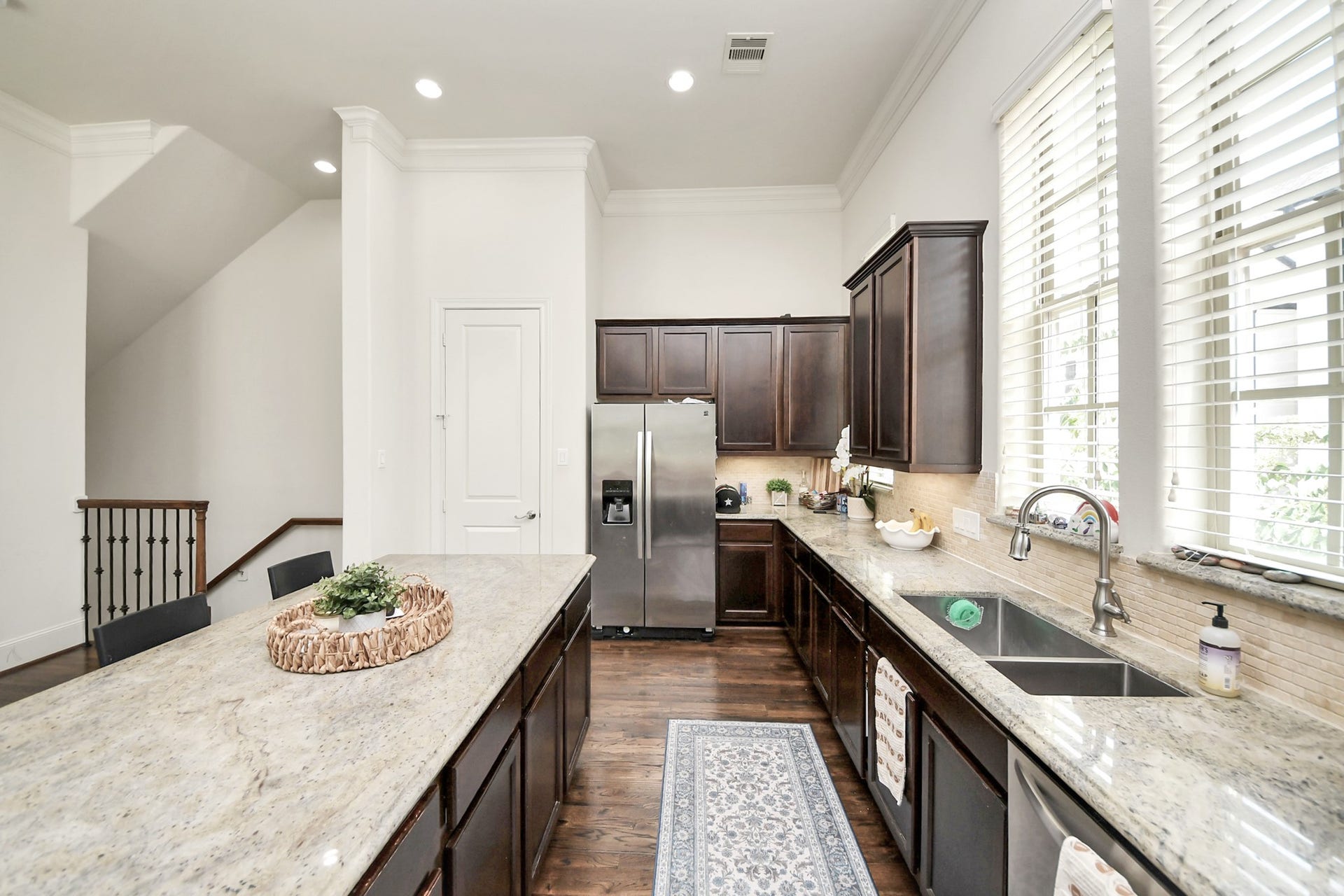 10928 Wrenwood Park, Houston, TX 77043 10928 Wrenwood Park, Houston, TX 77043