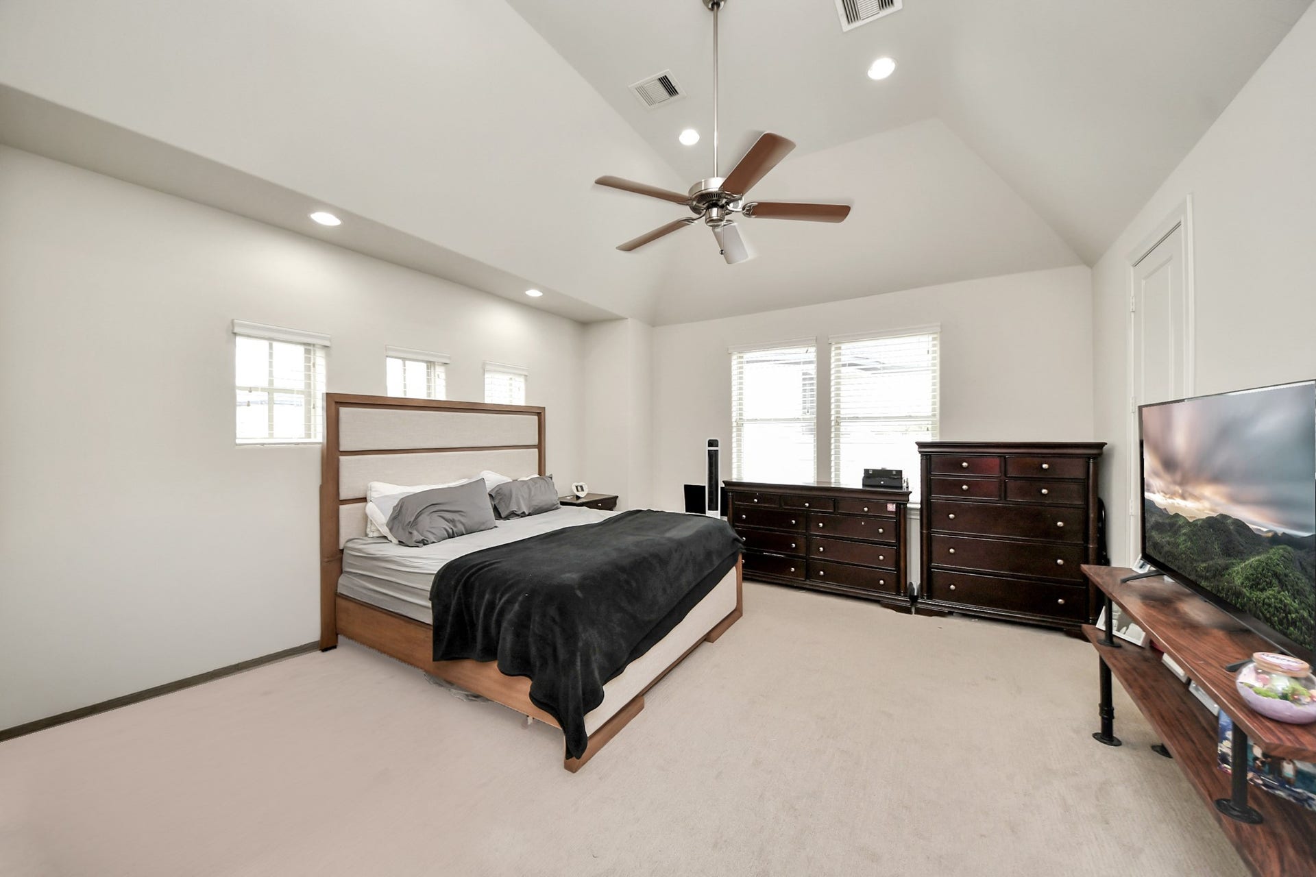 10928 Wrenwood Park, Houston, TX 77043 10928 Wrenwood Park, Houston, TX 77043