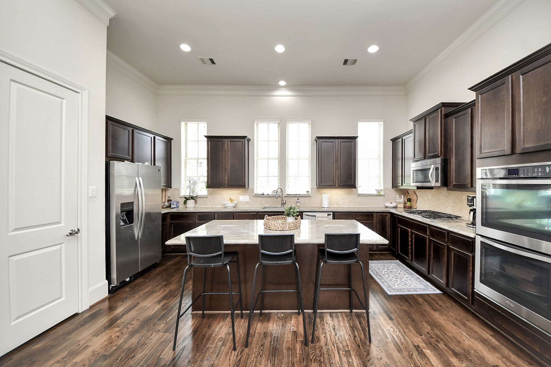 10928 Wrenwood Park, Houston, TX 77043 10928 Wrenwood Park, Houston, TX 77043