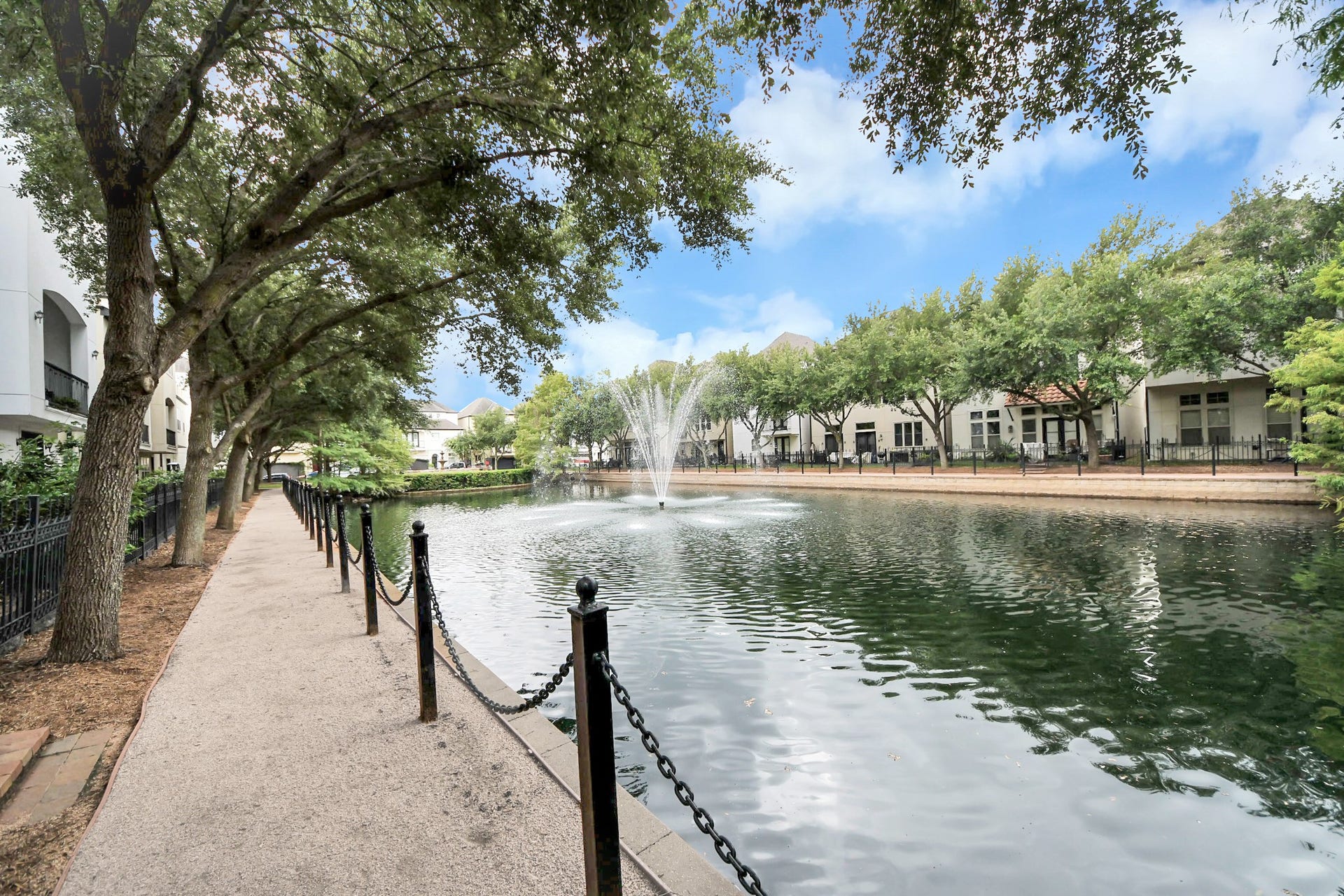 10928 Wrenwood Park, Houston, TX 77043 10928 Wrenwood Park, Houston, TX 77043