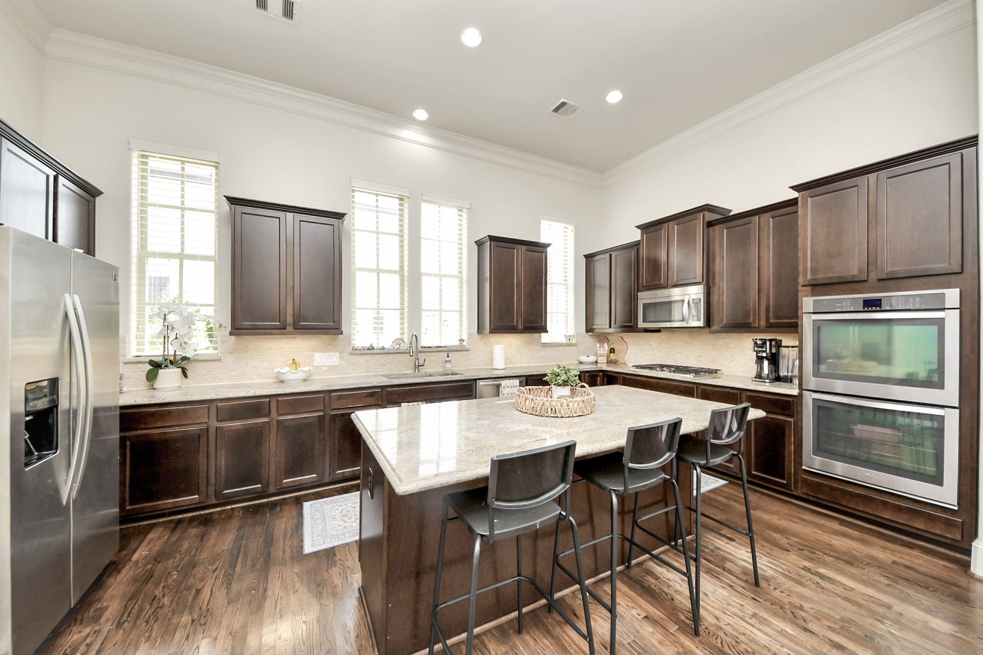 10928 Wrenwood Park, Houston, TX 77043 10928 Wrenwood Park, Houston, TX 77043