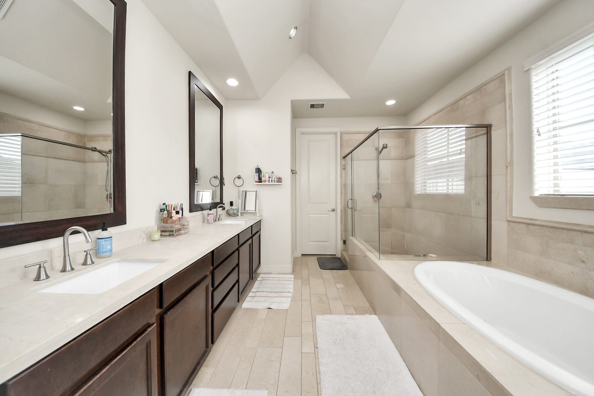 10928 Wrenwood Park, Houston, TX 77043 10928 Wrenwood Park, Houston, TX 77043