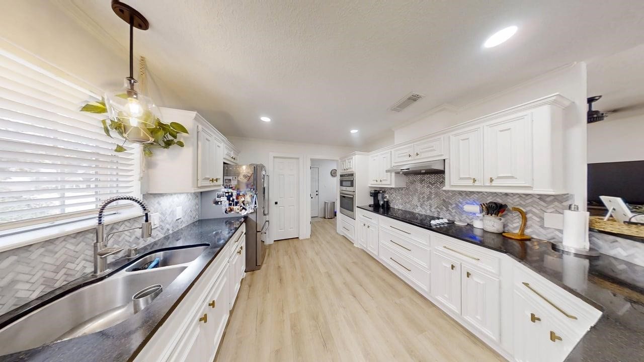 13934 Dolphin Drive, Willis, TX 77318 13934 Dolphin Drive, Willis, TX 77318