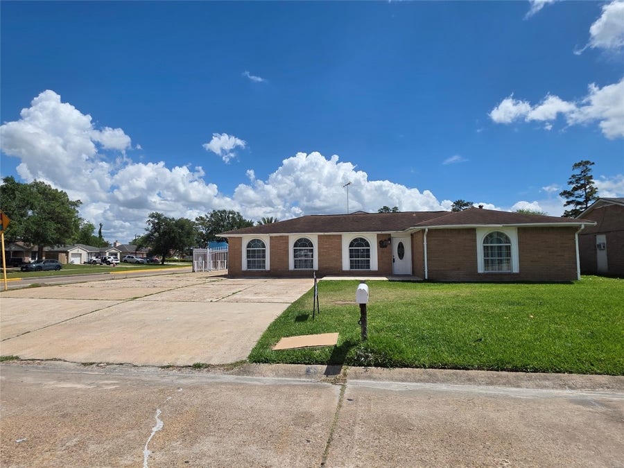 Property photo for 830 Hollycrest Drive, Channelview, TX