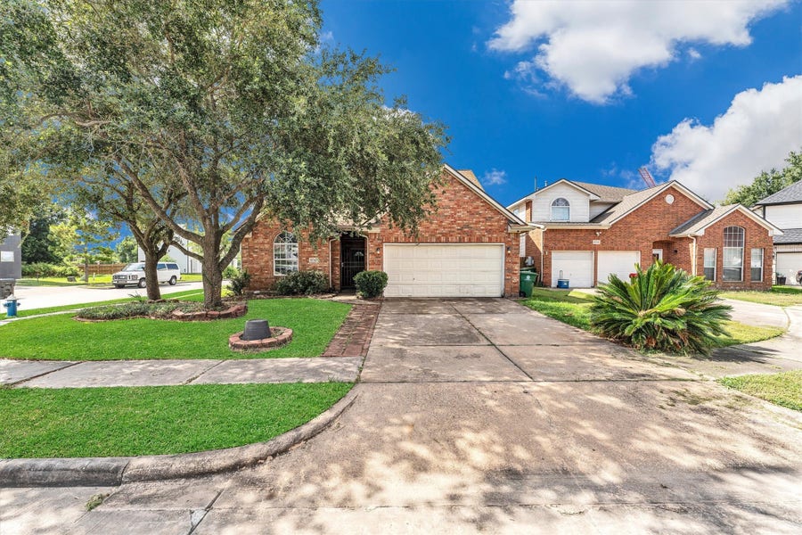 Property photo for 9742 E Jennifer Way Drive, Houston, TX