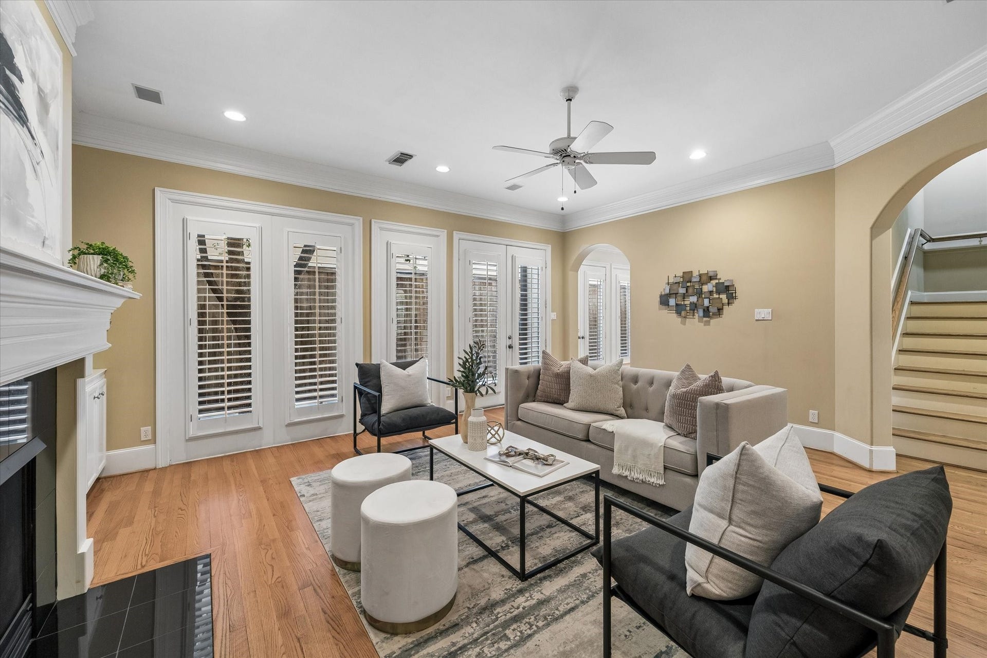 2426 Nantucket Drive, #B, Houston, TX 77057