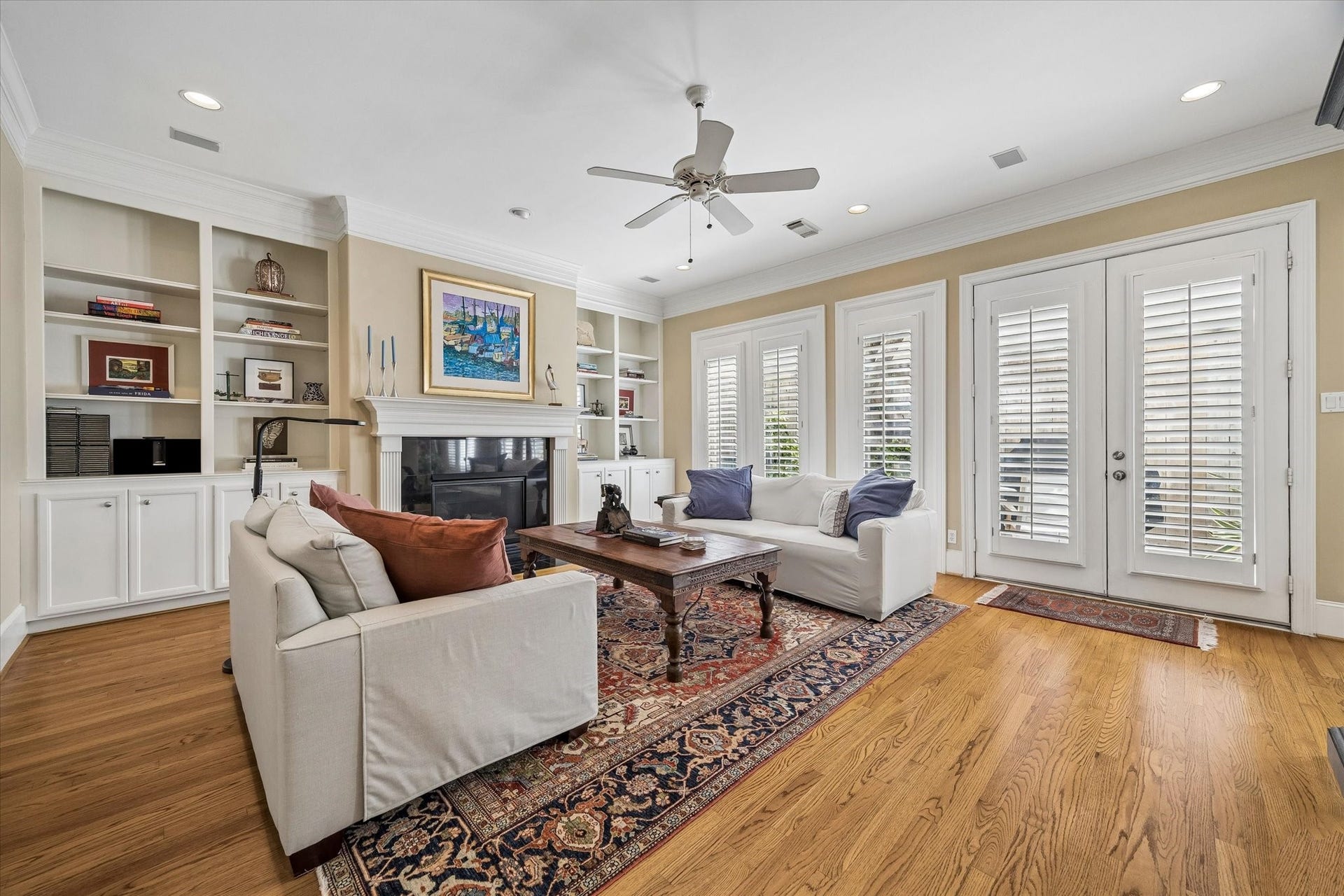 Living room: 18 x 18