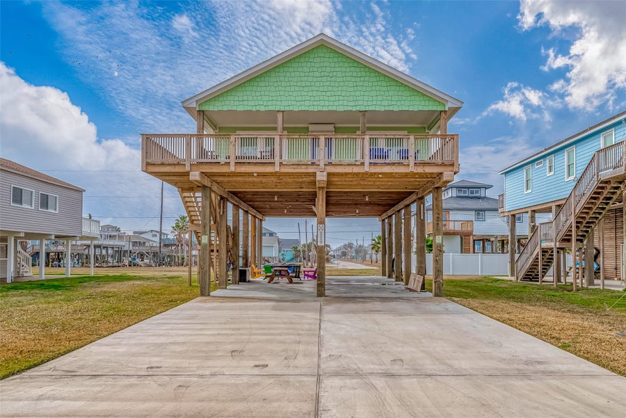 Property photo for 119 Doubloon Drive, Freeport, TX