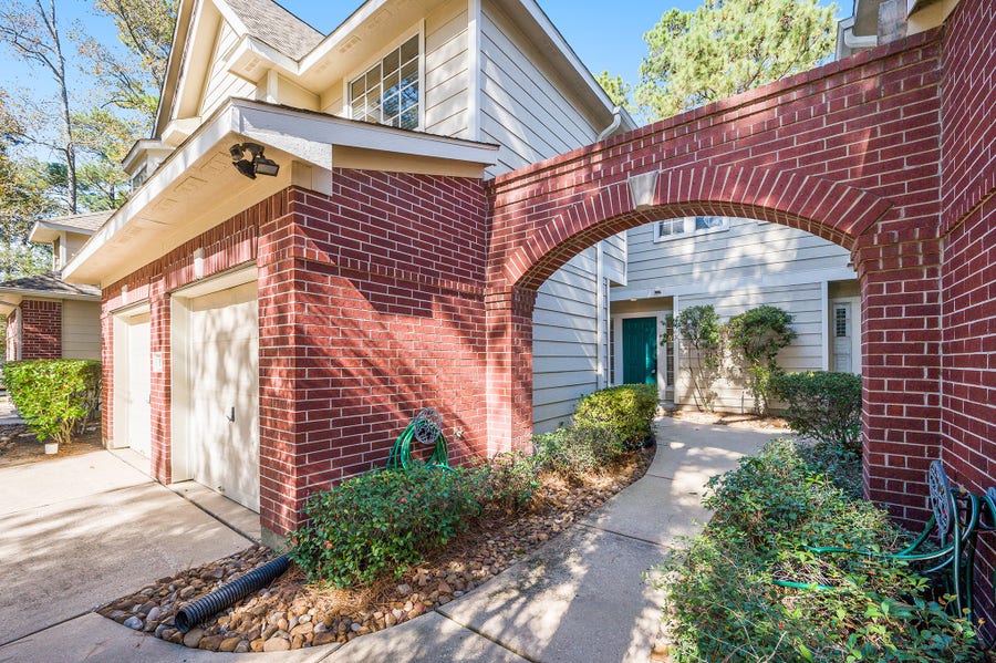 Property photo for 158 N Magnolia Pond Place, The Woodlands, TX