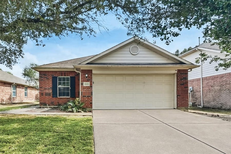 Property photo for 6634 Stonecross Creek Lane, Katy, TX
