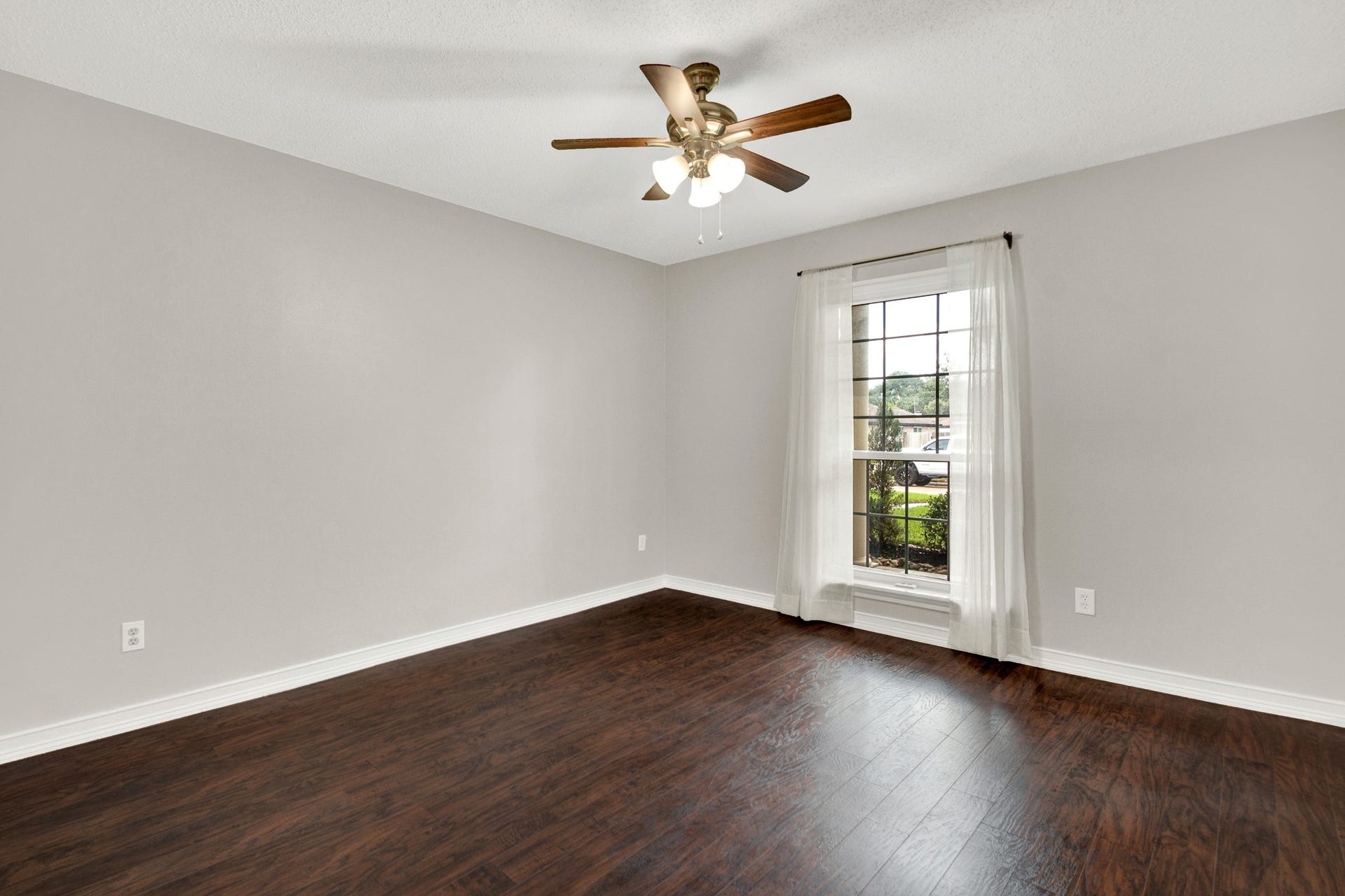 5315 Lawn Arbor Drive, Houston, TX 77066 5315 Lawn Arbor Drive, Houston, TX 77066