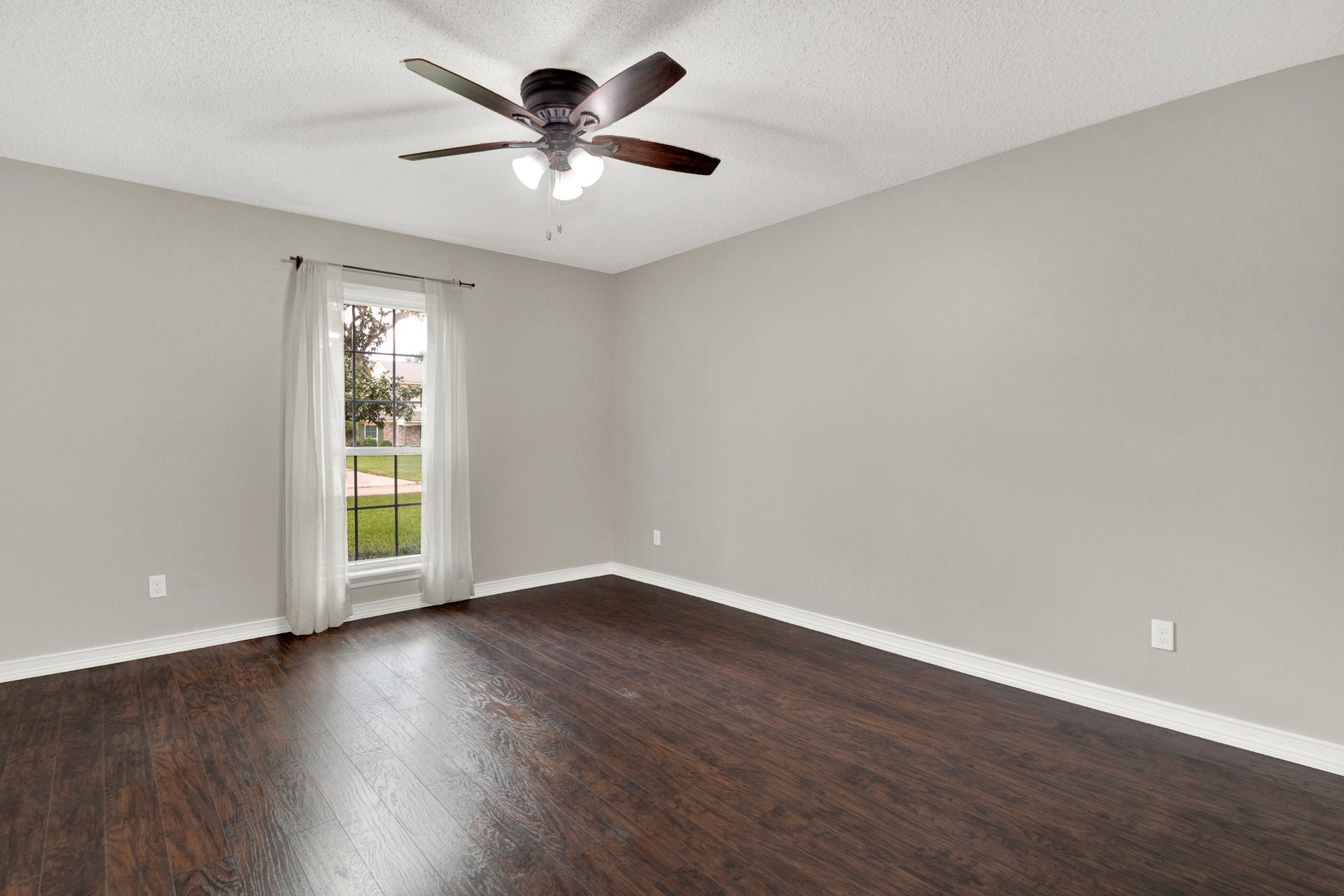5315 Lawn Arbor Drive, Houston, TX 77066 5315 Lawn Arbor Drive, Houston, TX 77066