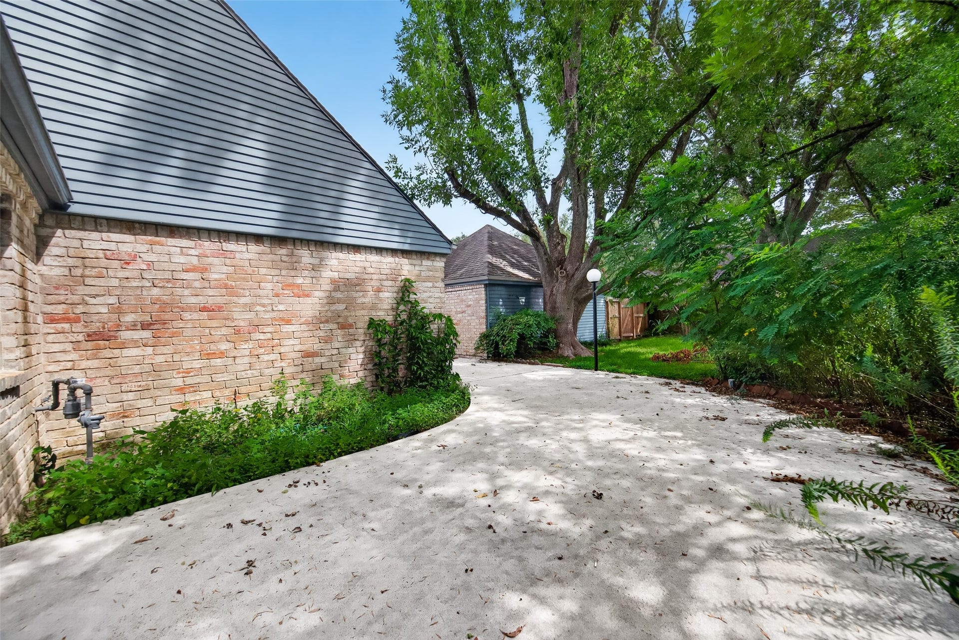 2303 La Quinta Drive, Missouri City, TX 77459 2303 La Quinta Drive, Missouri City, TX 77459