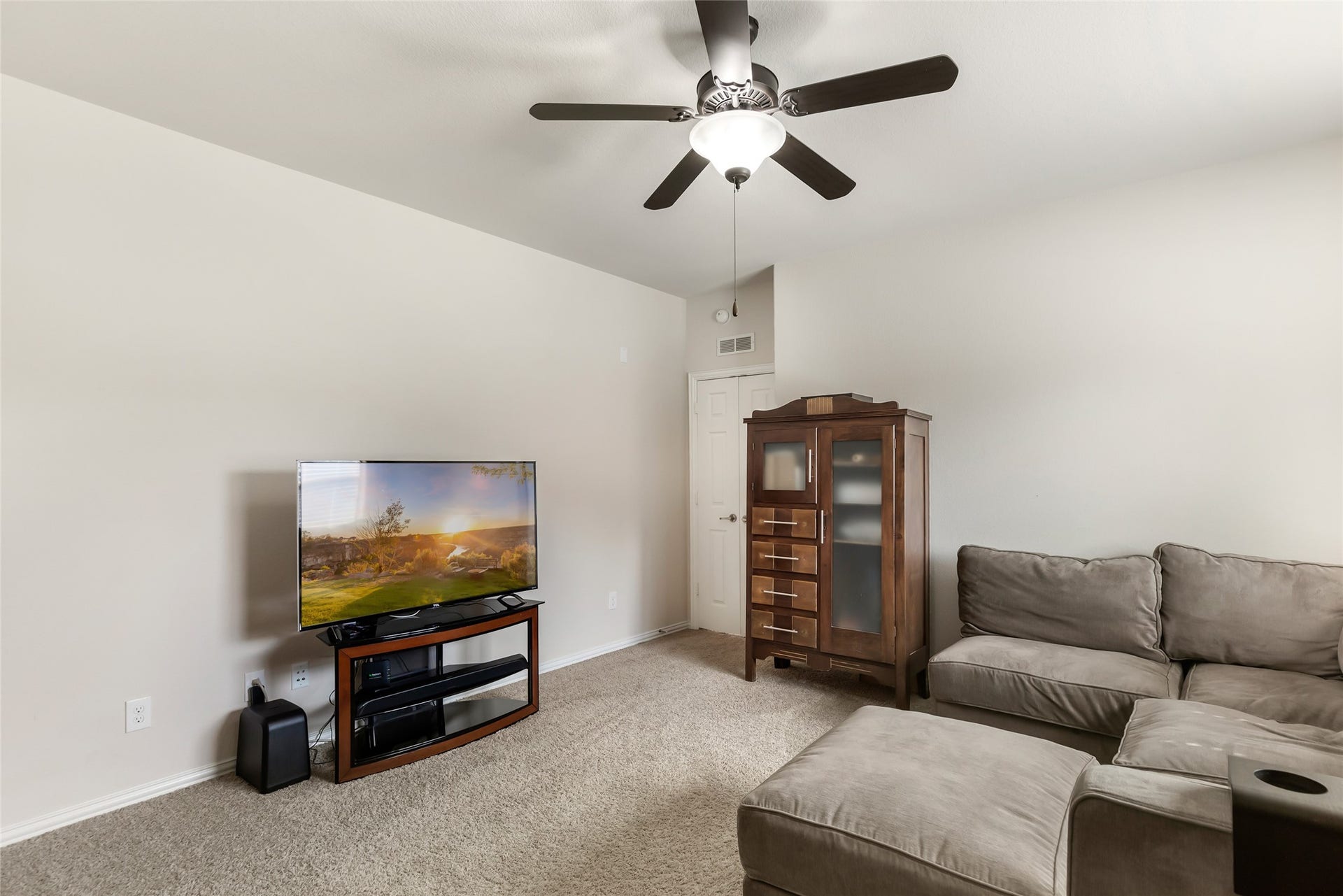 Flex Room or 5th Bedroom