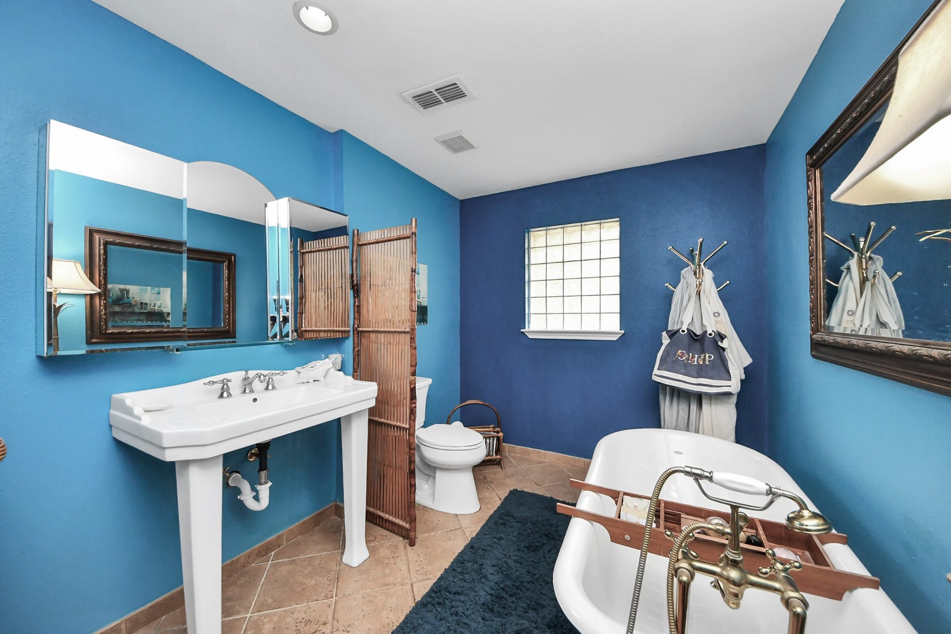 16307 Amcreek Road, Houston, TX 77068 16307 Amcreek Road, Houston, TX 77068