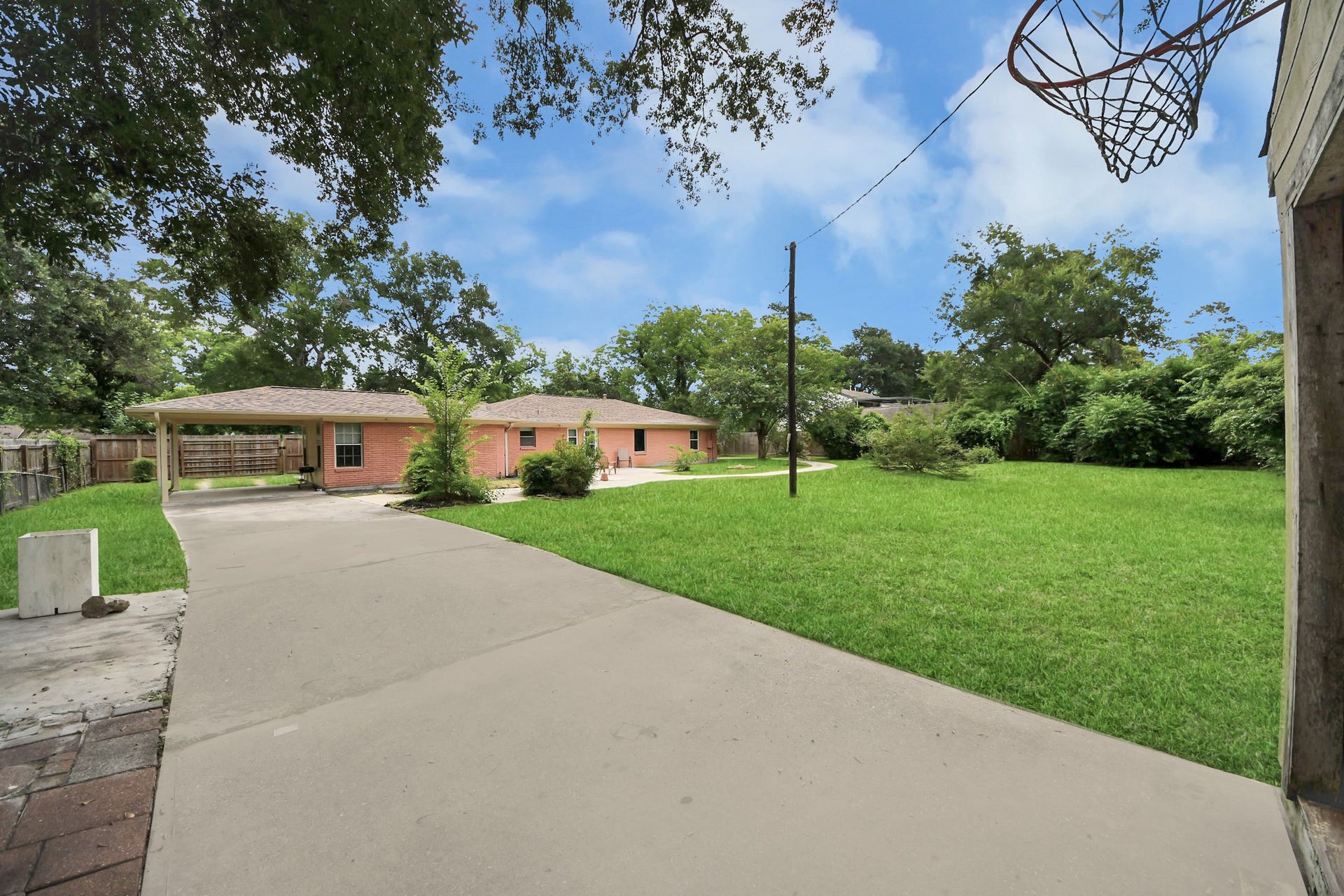 16307 Amcreek Road, Houston, TX 77068 16307 Amcreek Road, Houston, TX 77068