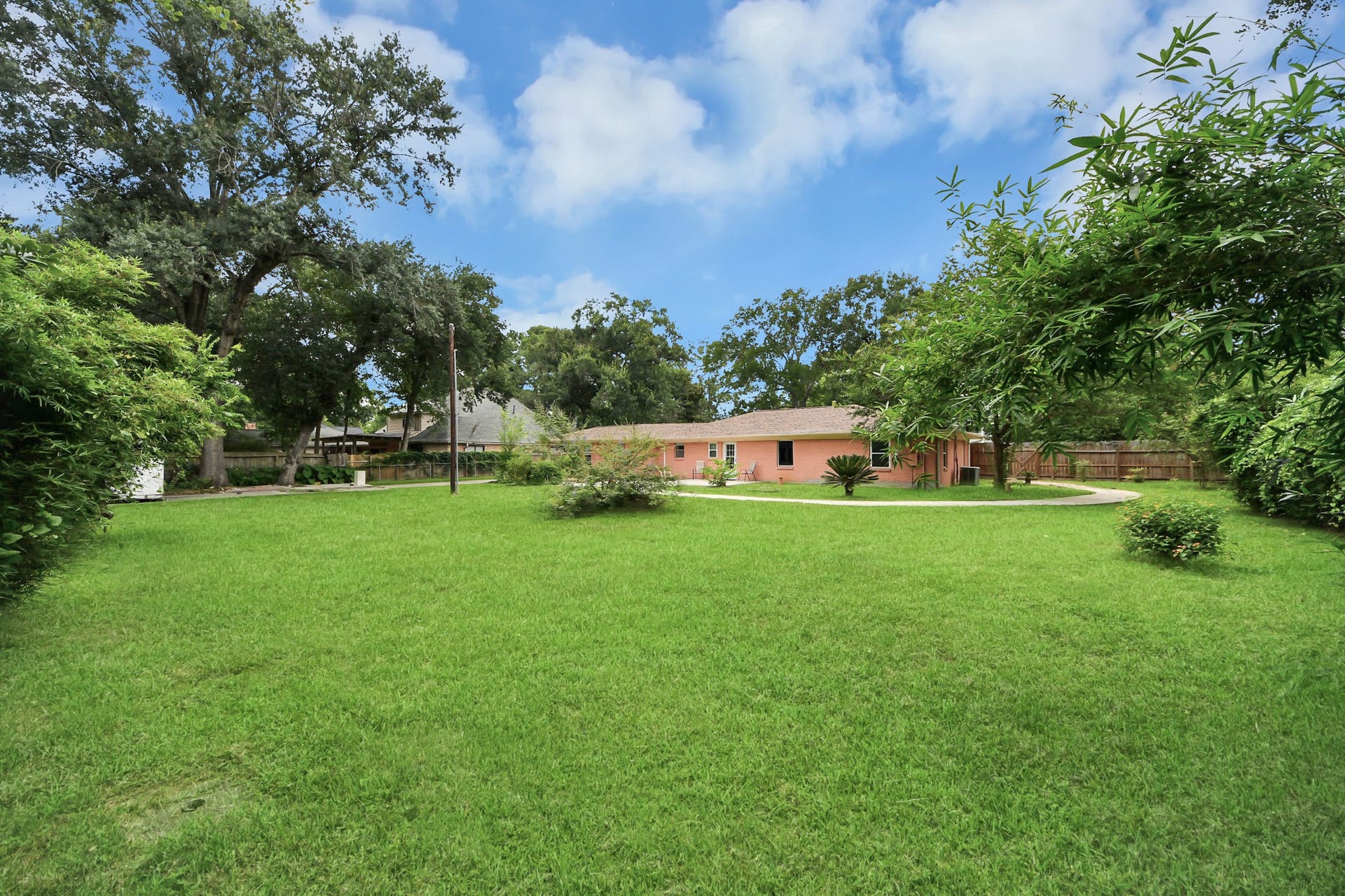 16307 Amcreek Road, Houston, TX 77068 16307 Amcreek Road, Houston, TX 77068