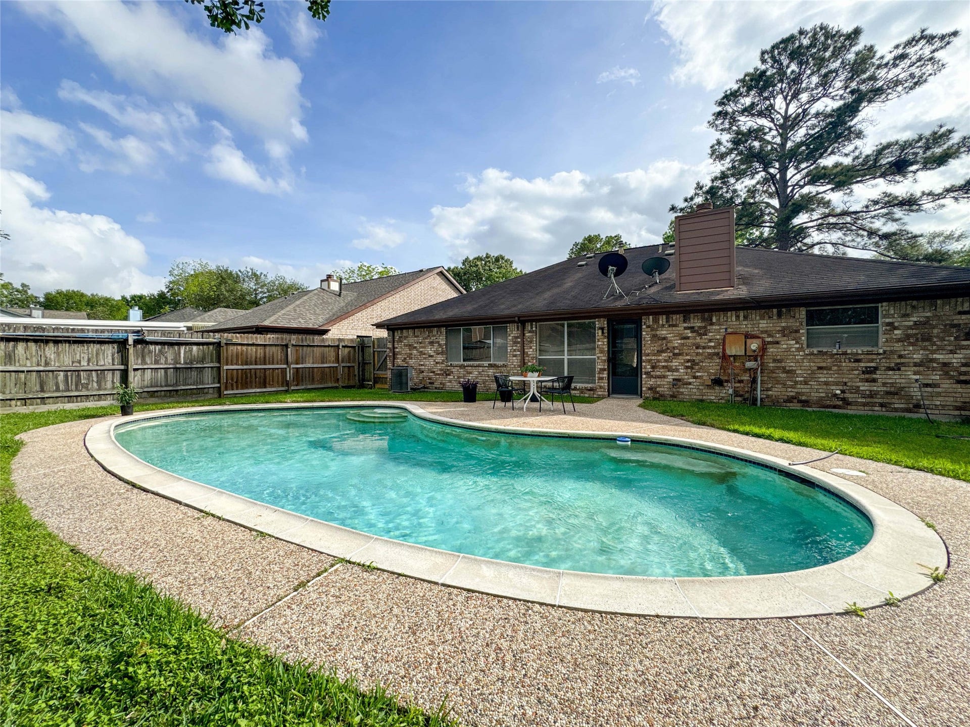 16747 Square Rigger Lane, Friendswood, TX 77546 16747 Square Rigger Lane, Friendswood, TX 77546