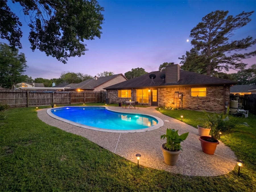 Property photo for 16747 Square Rigger Lane, Friendswood, TX