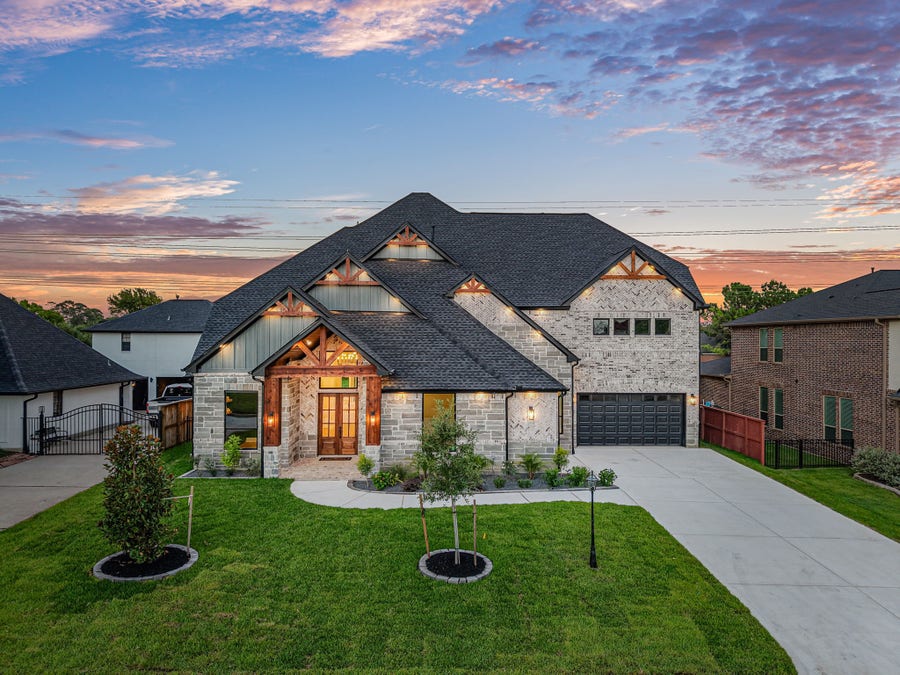 Property photo for 18 Waterford Way, Montgomery, TX