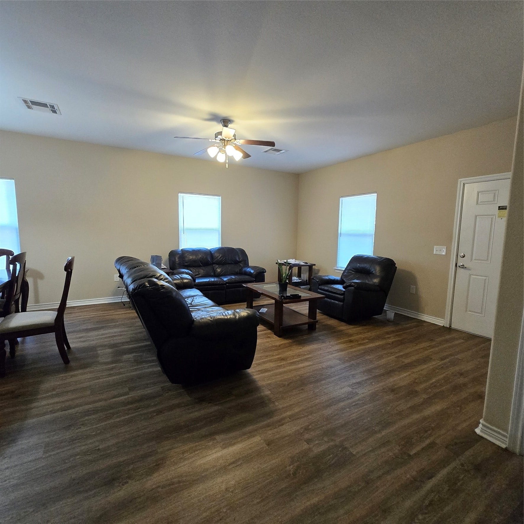 11821 Cardiff Road, Houston, TX 77076 11821 Cardiff Road, Houston, TX 77076