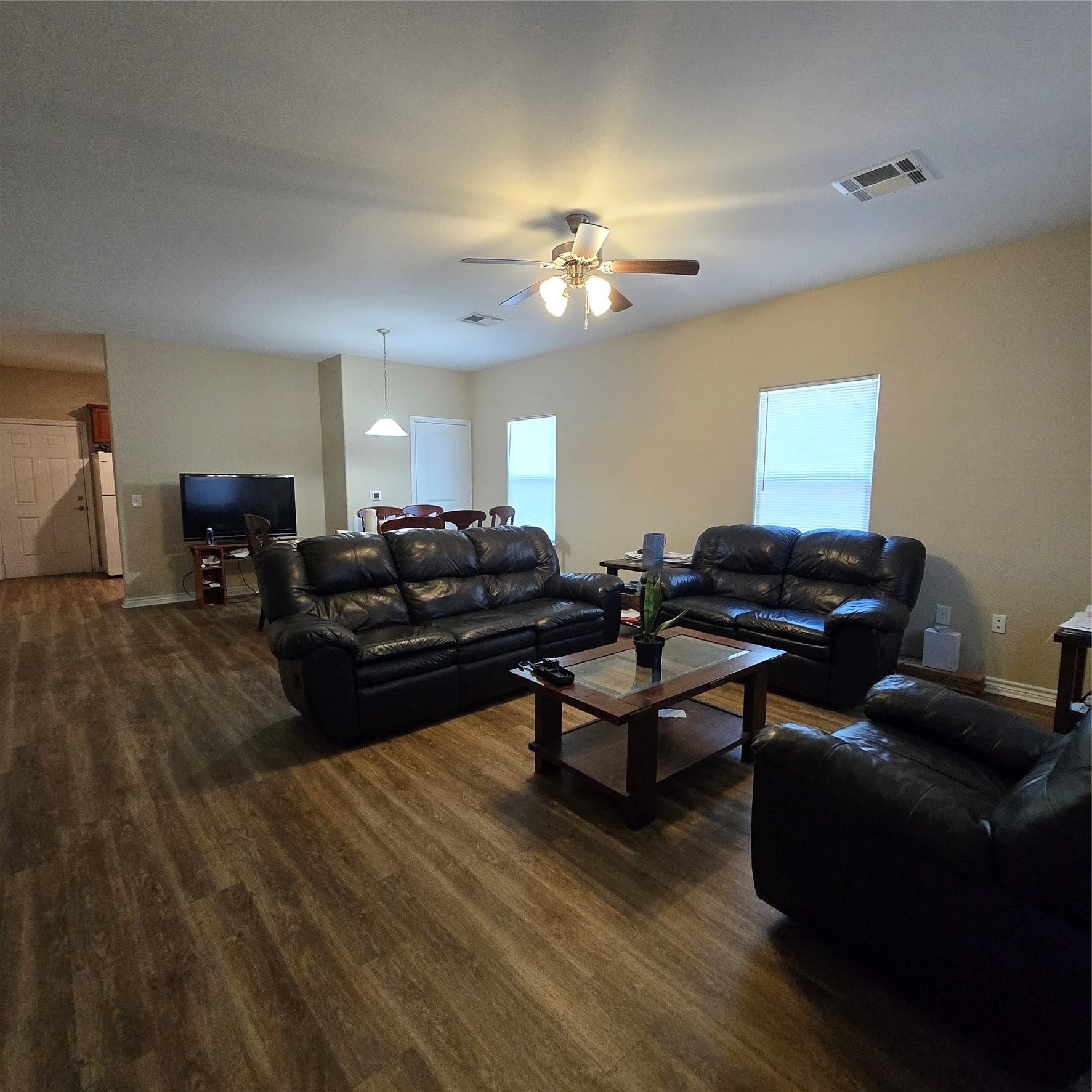 11821 Cardiff Road, Houston, TX 77076 Living room from entrance
