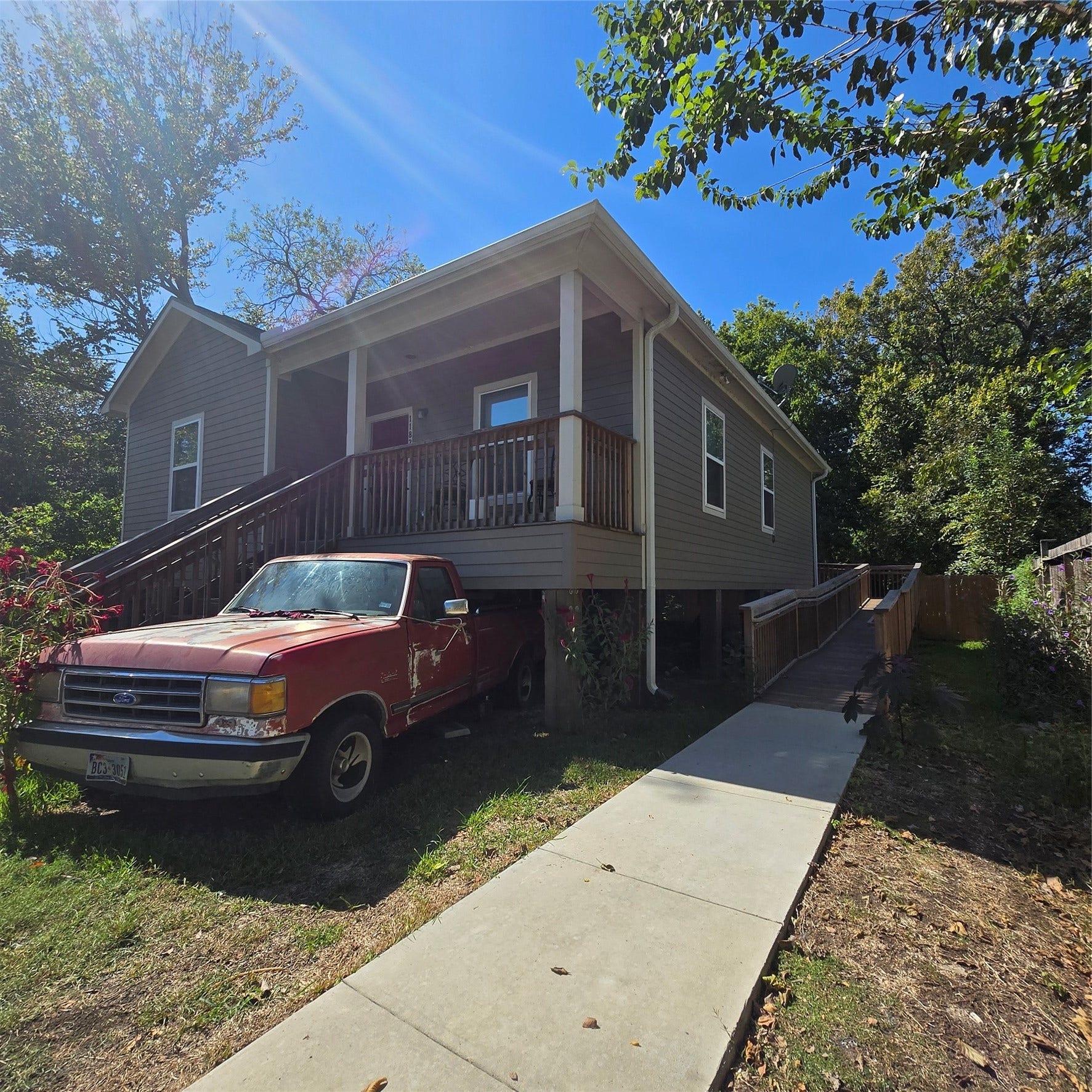 11821 Cardiff Road, Houston, TX 77076 11821 Cardiff Road, Houston, TX 77076