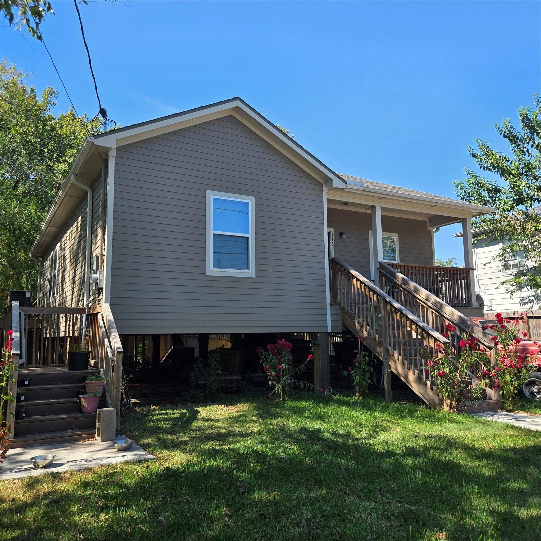11821 Cardiff Road, Houston, TX 77076 11821 Cardiff Road, Houston, TX 77076