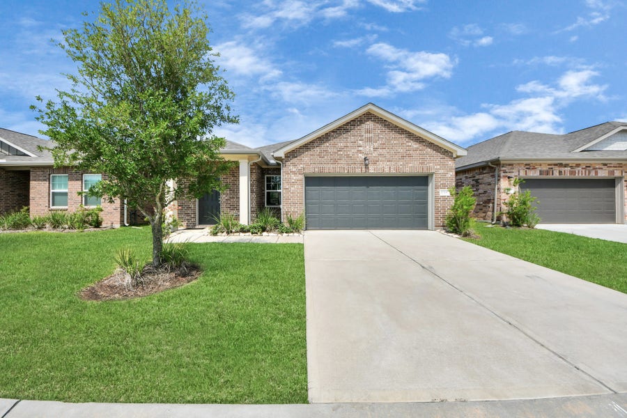Property photo for 1907 Chiant Grove Lane, Rosharon, TX