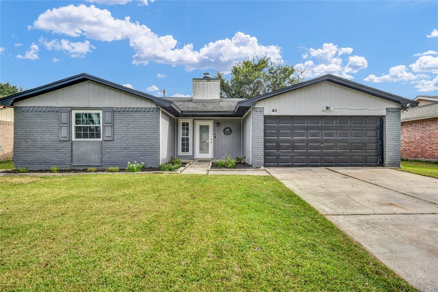 Property photo for 48 Ranch House Loop, Angleton, TX