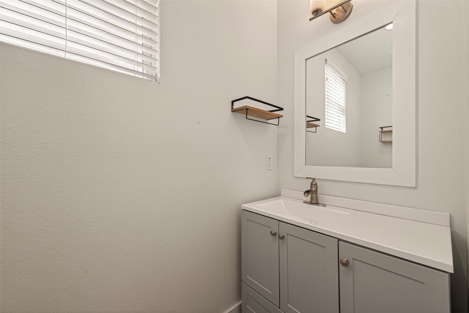 1257 W Tidwell Road, Houston, TX 77091 1257 W Tidwell Road, Houston, TX 77091
