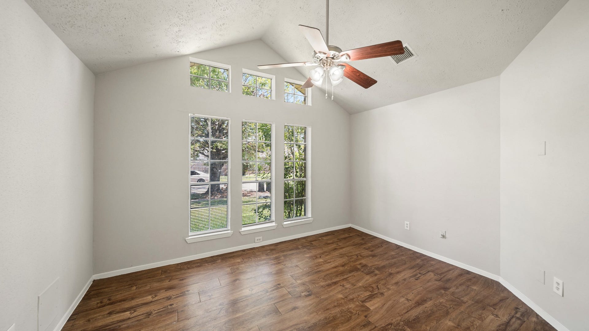 11602 Sagecreek Drive, Houston, TX 77089 11602 Sagecreek Drive, Houston, TX 77089