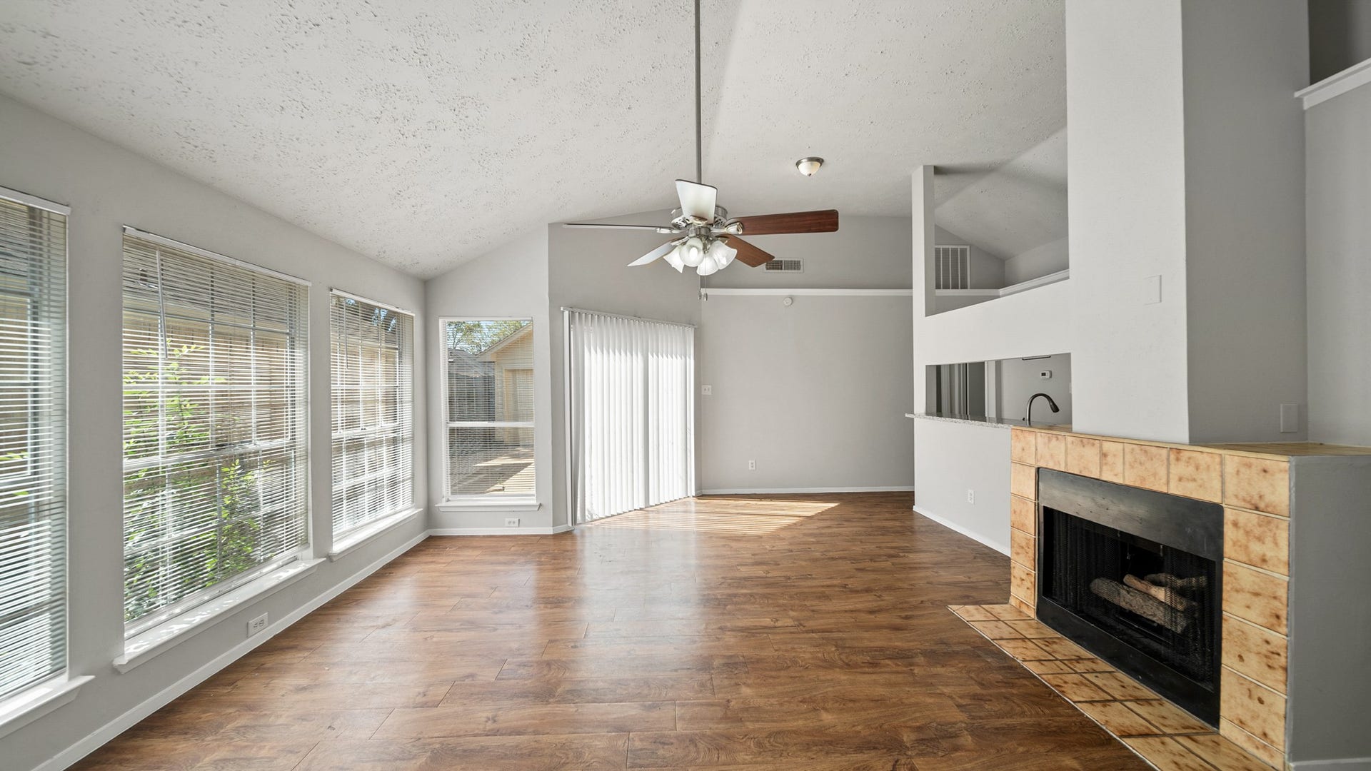 11602 Sagecreek Drive, Houston, TX 77089 11602 Sagecreek Drive, Houston, TX 77089