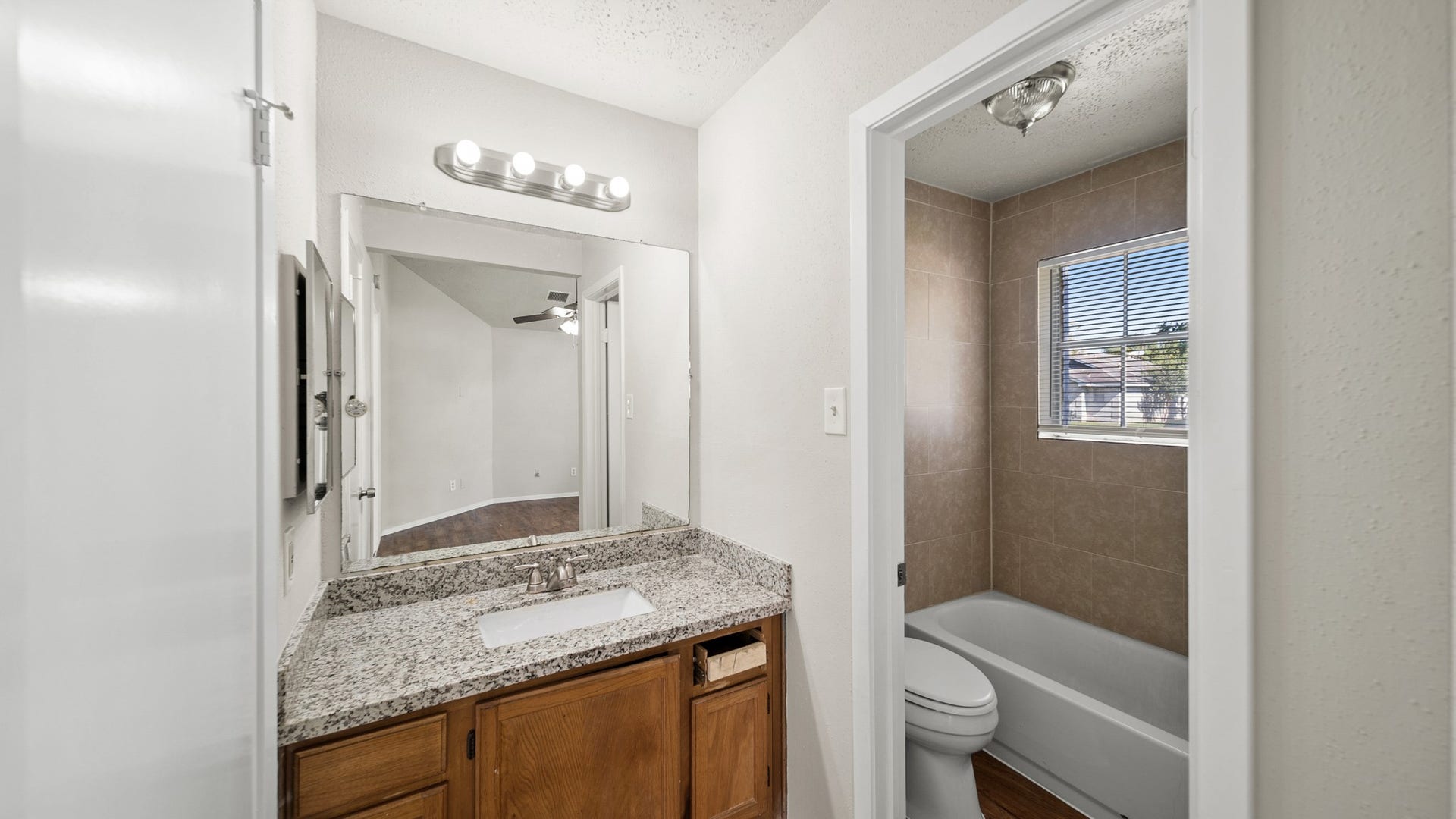 11602 Sagecreek Drive, Houston, TX 77089 11602 Sagecreek Drive, Houston, TX 77089