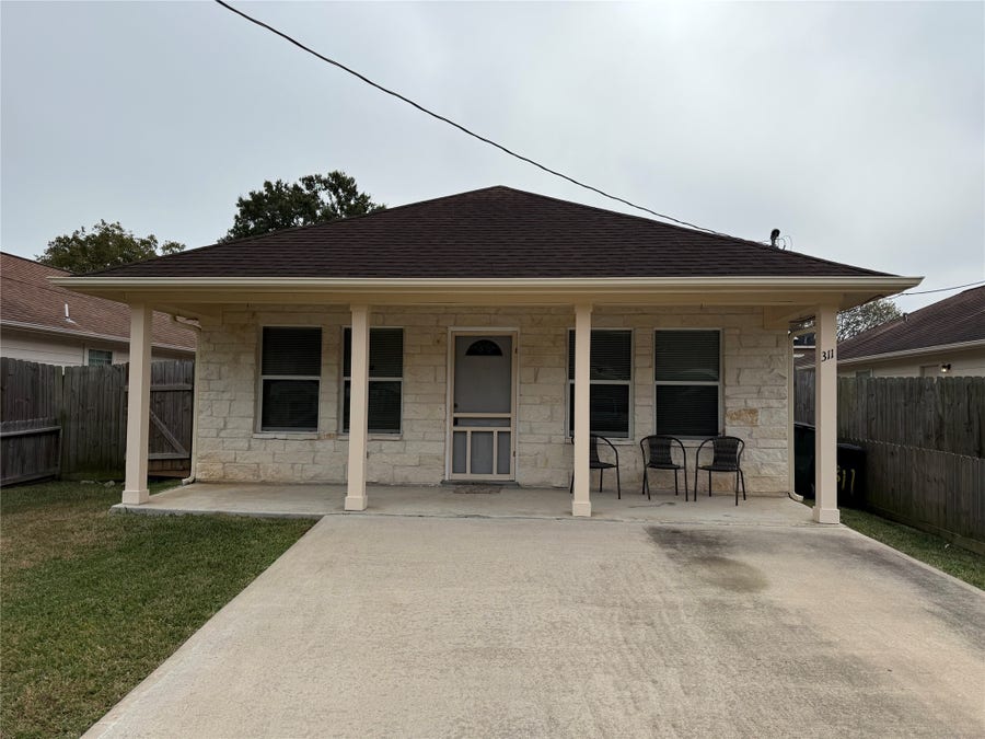 Property photo for 311 Kansas Street, Bacliff, TX