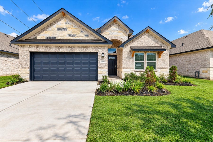 Property photo for 3210 Emerald Hills Drive, Angleton, TX