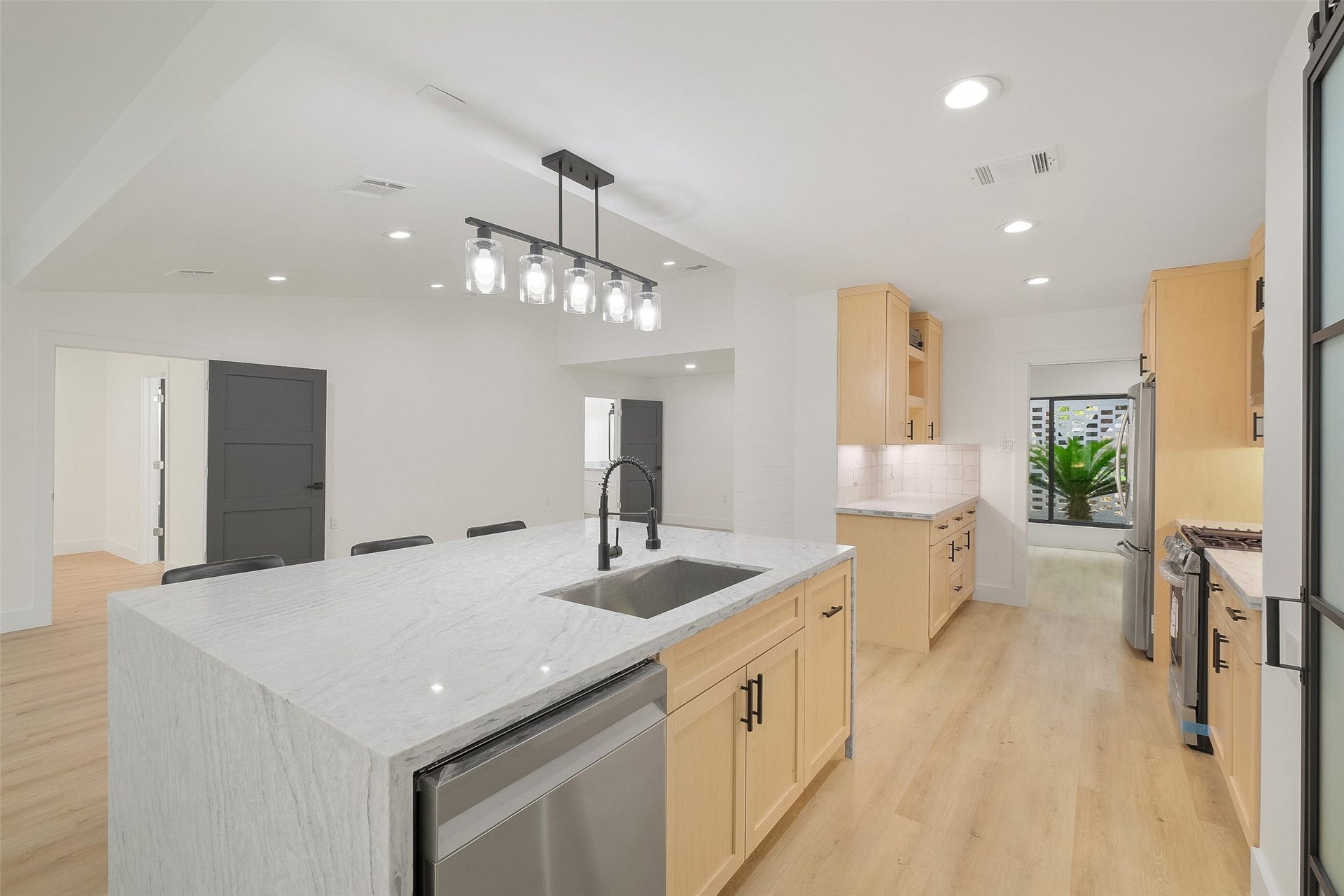 3327 Freshmeadows Drive, Houston, TX 77063 3327 Freshmeadows Drive, Houston, TX 77063