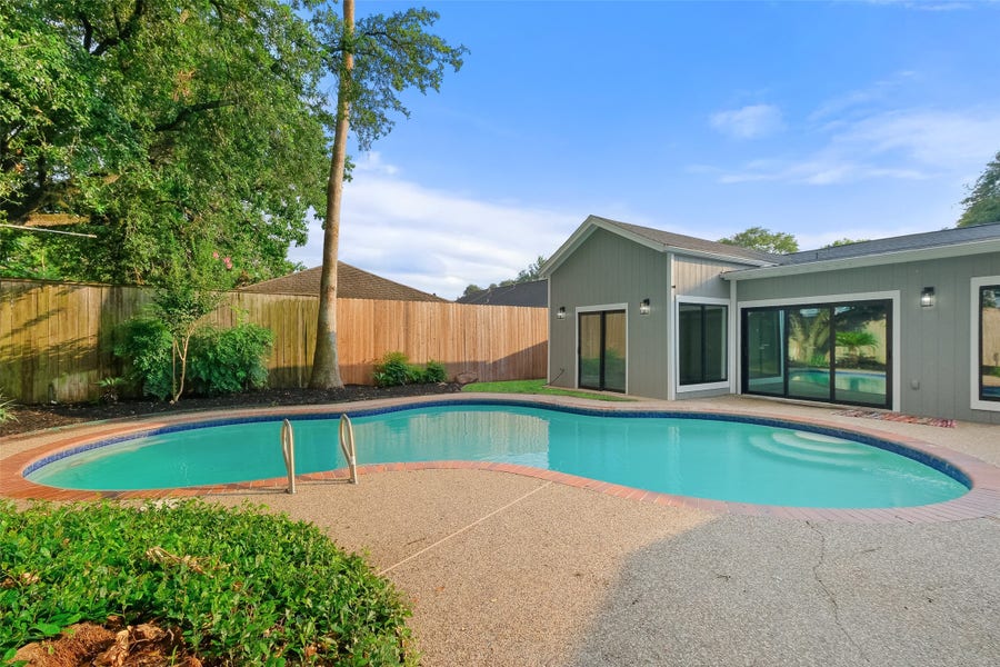 Property photo for 3327 Freshmeadows Drive, Houston, TX
