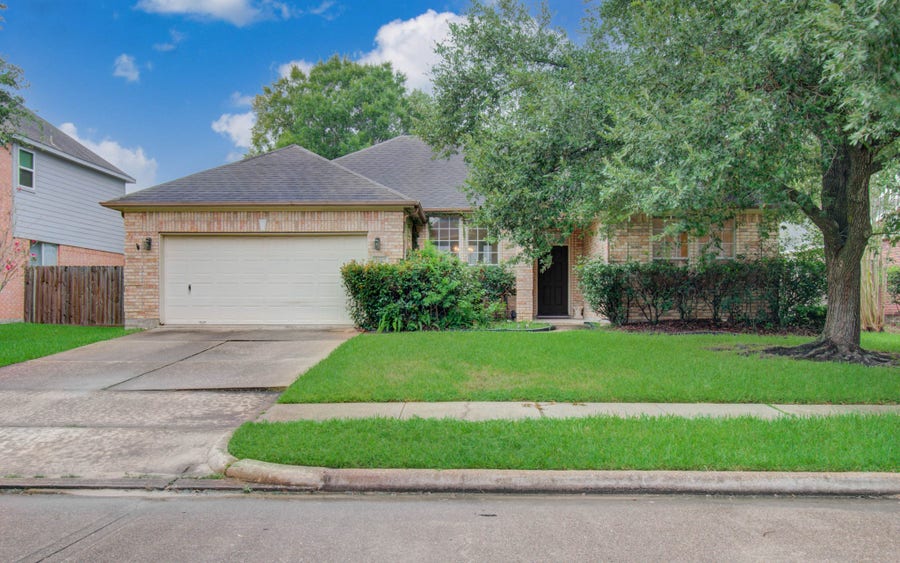 Property photo for 7107 Trimstone Drive, Pasadena, TX