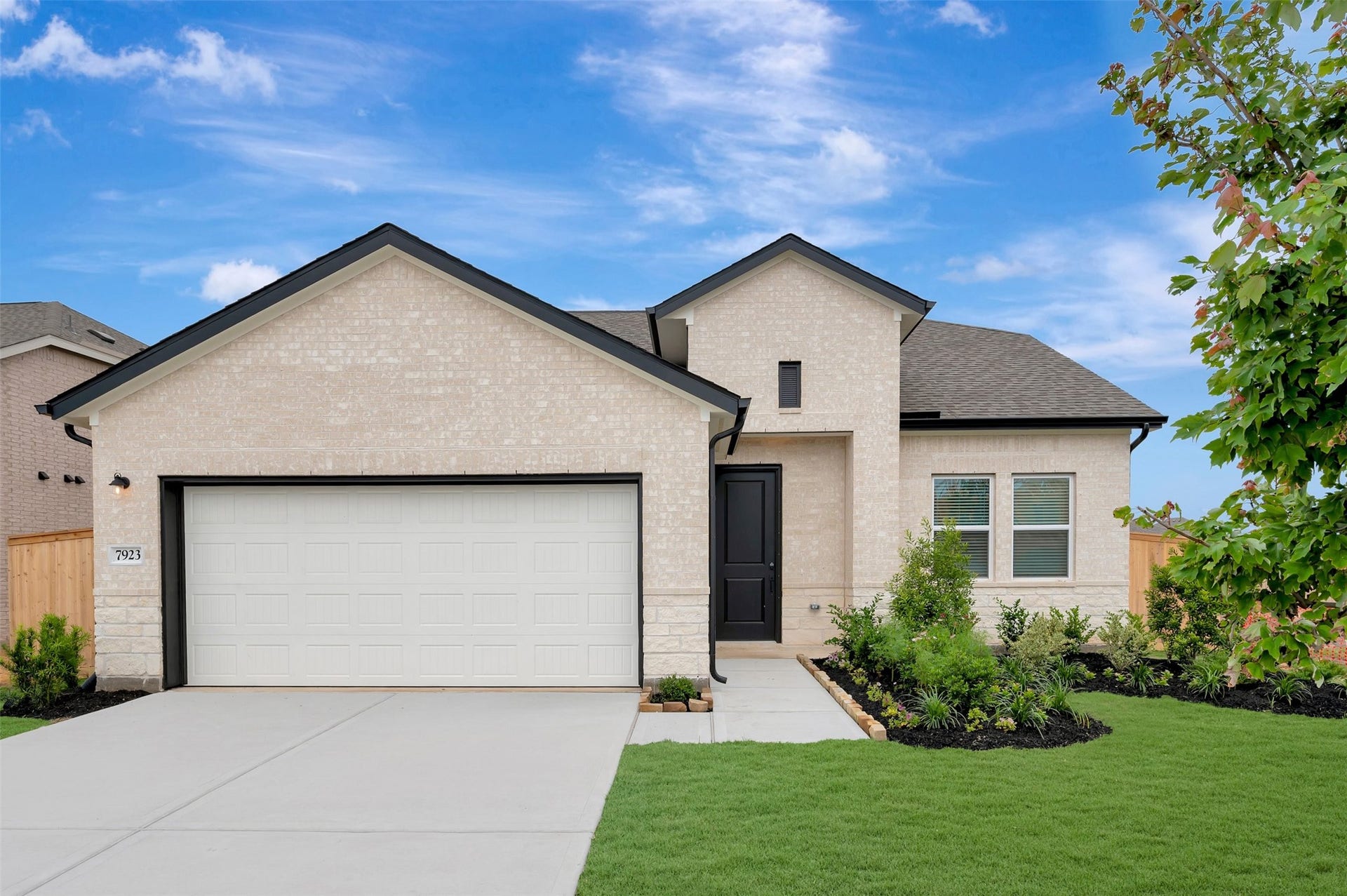 *Photo is for illustrative purposes only and may not depict the actual home. Features, materials, colors, and specifications may vary.*