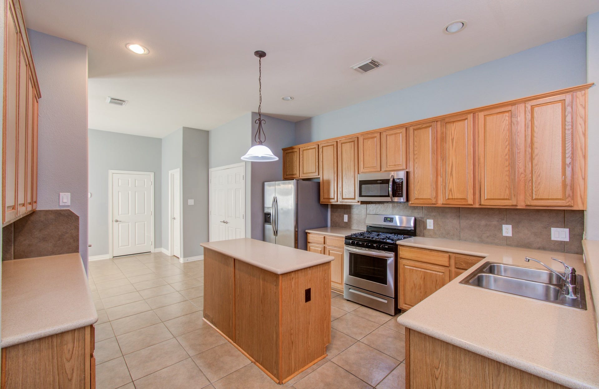9106 Sunlight Oak Lane, Houston, TX 77070 9106 Sunlight Oak Lane, Houston, TX 77070
